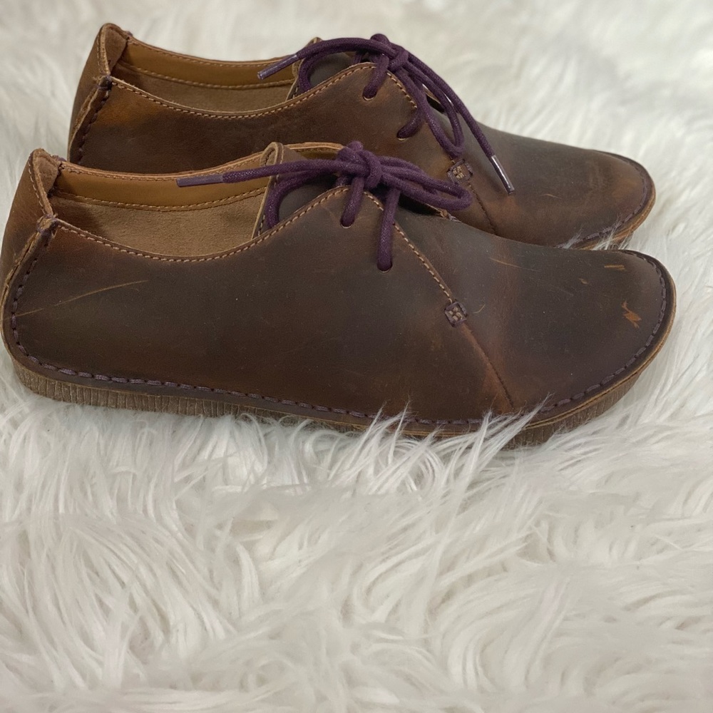 Clark’s Artisan shoes 5 1/2